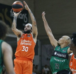 El Valencia Basket se impone al Joventut en su primer choque (79-72)