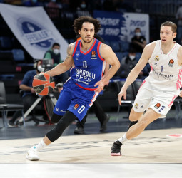 Previa partido 3 playoffs EuroLeague: Anadolu Efes vs Real Madrid