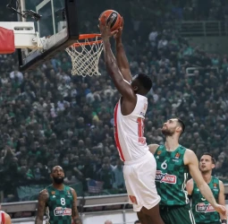 El Olympiacos aplasta al Panathinaikos, 71-95