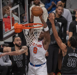 Towns y Brunson encarrilan el derbi neoyorquino, 99-95