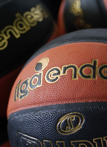 La acb reduce el número de tiempos muertos por partido
