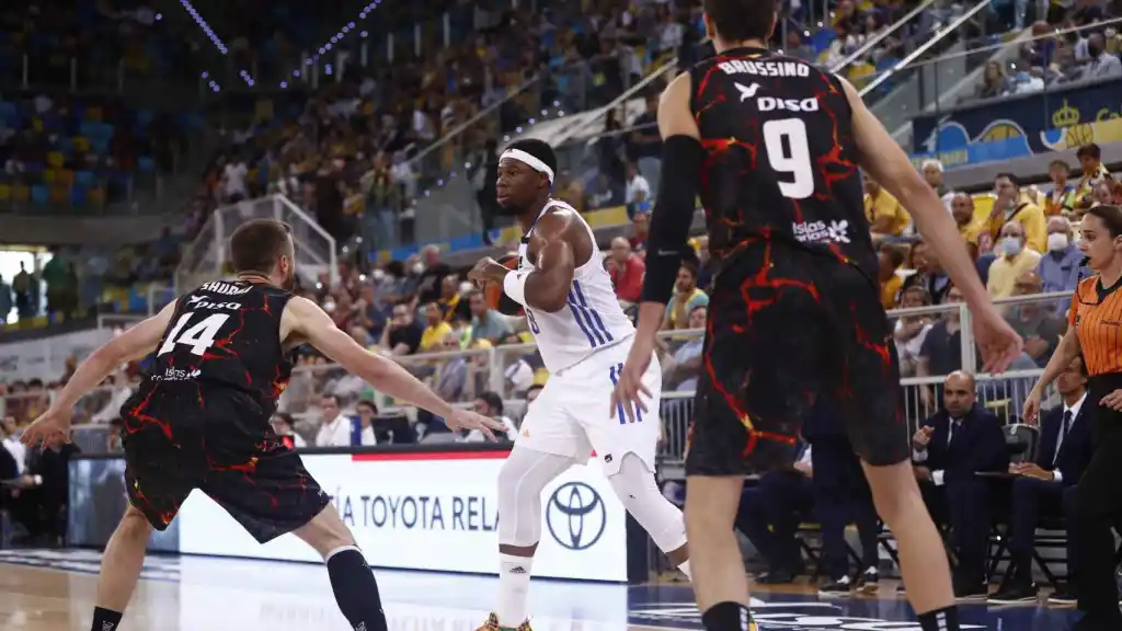 El Gran Canaria pierde en casa pero luchará por el título (83-91)