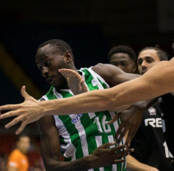 Boungou-Colo deja de ser jugador del Real Betis Energía Plus