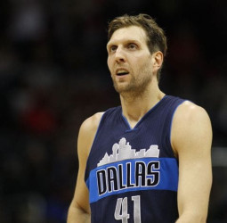 Nowitzki, dos años más en los Dallas Mavericks
