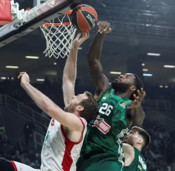 El Panathinaikos domina al Milán de principio a fin, 79-62