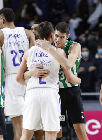 El Real Madrid continúa con un noviembre perfecto (71-48)