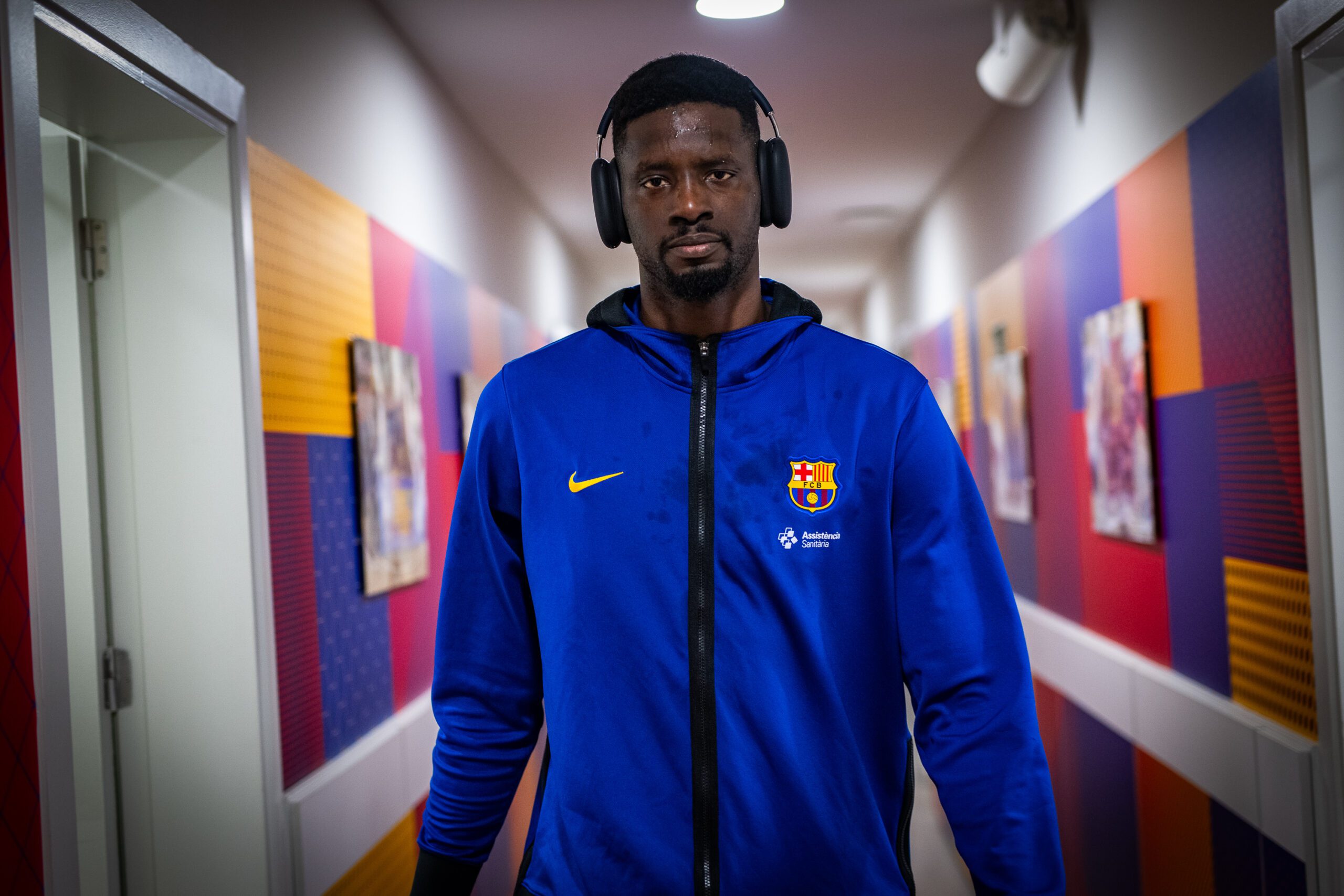 Acuerdo con Youssoupha Fall para continuar en el FC Barcelona una temporada más