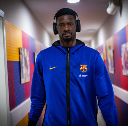 Acuerdo con Youssoupha Fall para continuar en el FC Barcelona una temporada más