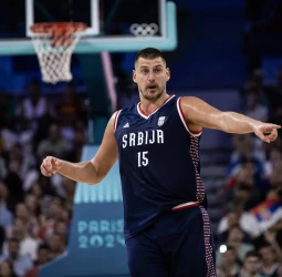 Nikola Jokic se queda a una asistencia de un triple-doble