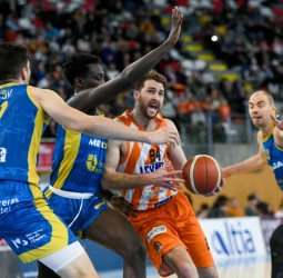 El Leyma Coruña apabulla al Menorca, 105-73