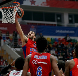 El CSKA Moscú sigue en modo imparable ante Olympiacos (80-61)