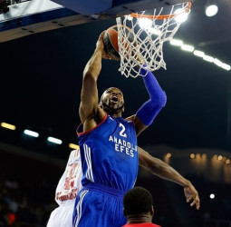 Alex Tyus cambia de equipo pero no de ciudad, tras fichar por el Galatasaray