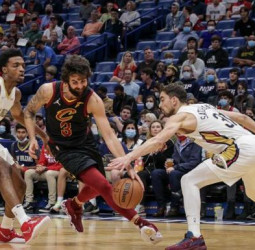 Ricky Rubio se lesiona su rodilla izquierda
