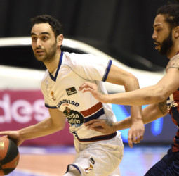 Al Obradoiro le falta acierto en el momento clave (78-87)