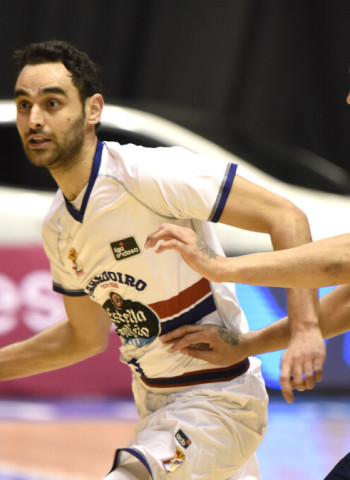 Al Obradoiro le falta acierto en el momento clave (78-87)