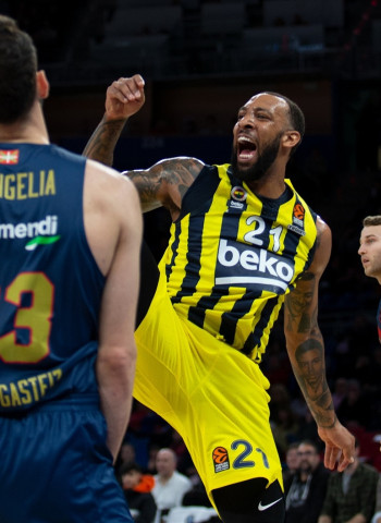 El Armani Milán pisa fuerte en el mercado, ahora quiere fichar a Derrick Williams
