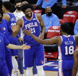 Philadelphia Sixers y Angeles Lakers dominan sus respectivas conferencias