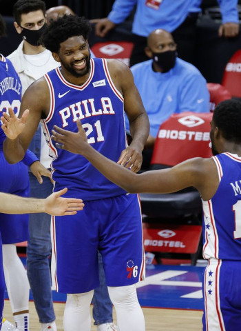 Philadelphia Sixers y Angeles Lakers dominan sus respectivas conferencias