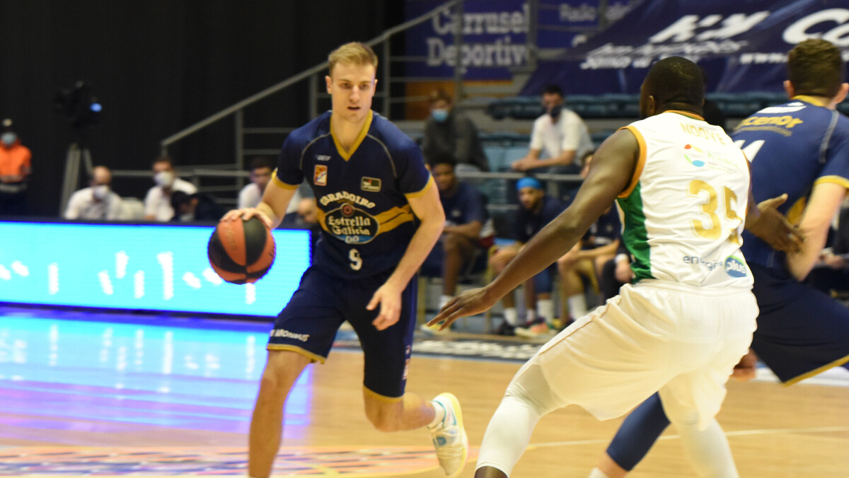 El Monbus Obradoiro mantiene su idilio con la victoria (87-80)