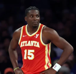 Los Lakers necesitan fichar un pívot, pero... ¿quién?