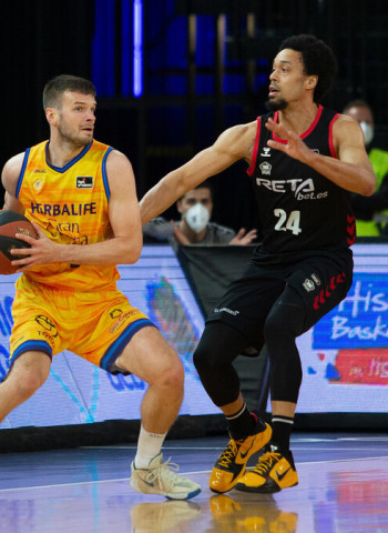 Completo triunfo del Herbalife Gran Canaria en Miribilla (71-92)