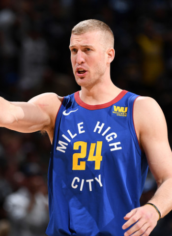 Mason Plumlee se va a los Detroit Pistons