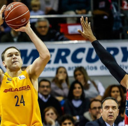 El Tecnyconta Zaragoza intenta el fichaje de Brad Oleson