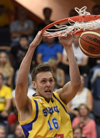 El Monbus Obradoiro ficha al pívot sueco Nicholas Spires