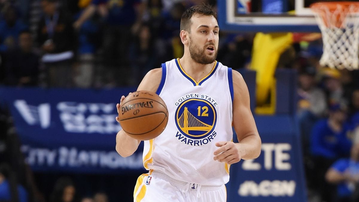 Ante el lesión de Cousins, Bogut podría debutar como titular en los Warriors