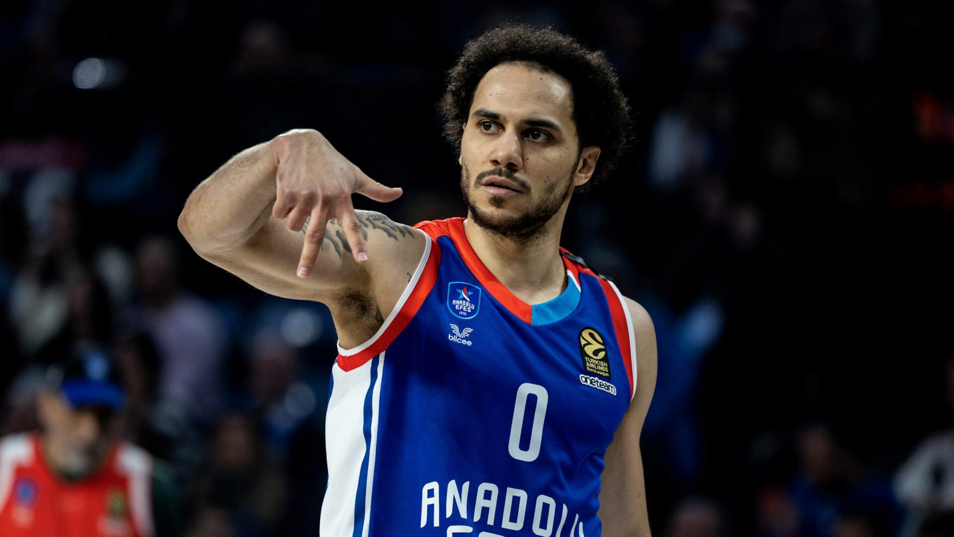 Shane Larkin, crítico ante su falta de minutos en el Anadolu Efes
