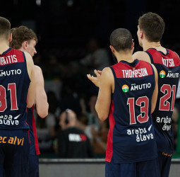 El Cazoo Baskonia conquista Sevilla con un bombardeo de triples (71-83)