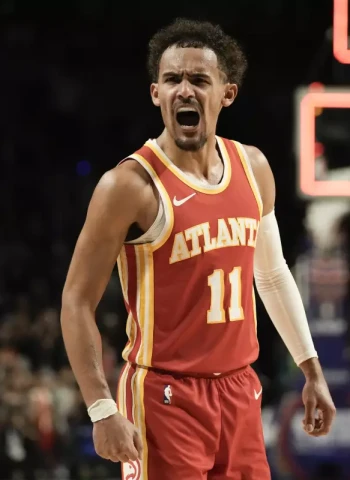 Trae Young impone su ley en Ciudad de México, 120-119