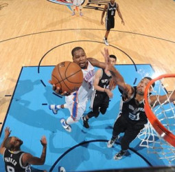 Los Thunder igualan la serie (2-2)