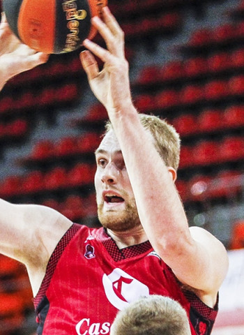 Tryggvi Hlinason extiende su contrato con Casademont Zaragoza