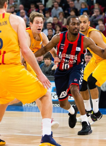 Baskonia comienza el asalto al título en Barcelona