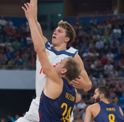 Luka Doncic se gradúa con el Clásico de la Supercopa Endesa 2016