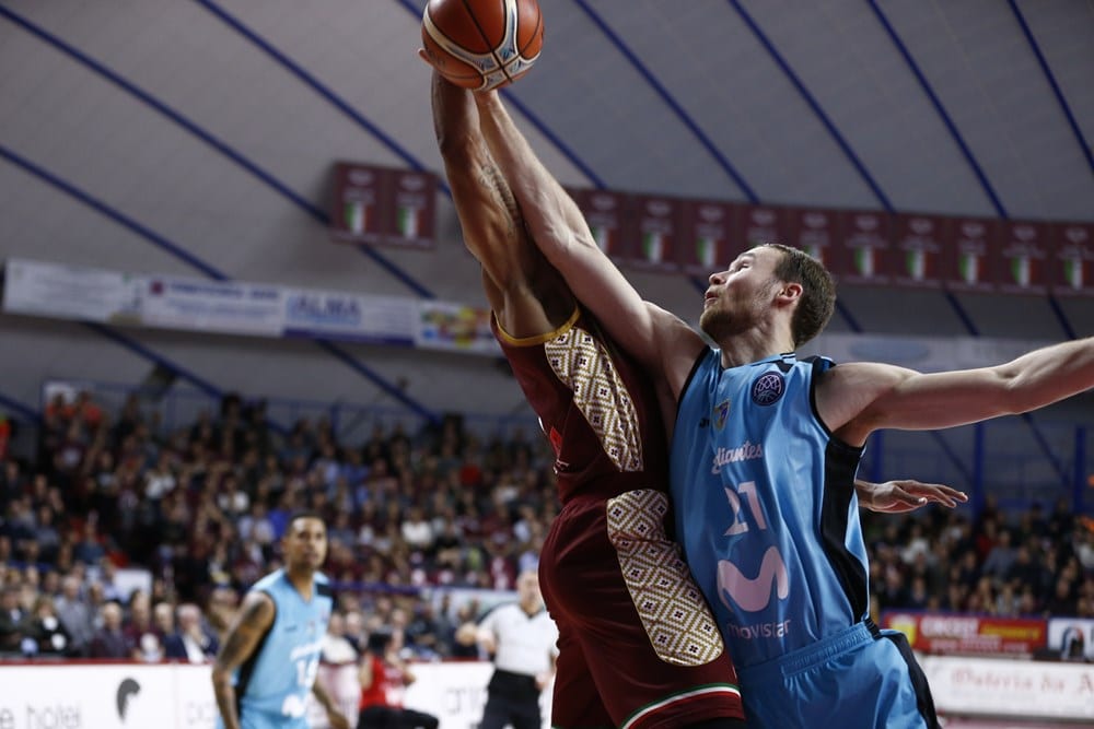 Ley de Murphy en Venecia: eliminados de la Champions (92-91)