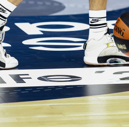 Barça primer finalista de la Supercopa Endesa (87-68). Davis el mejor del partido