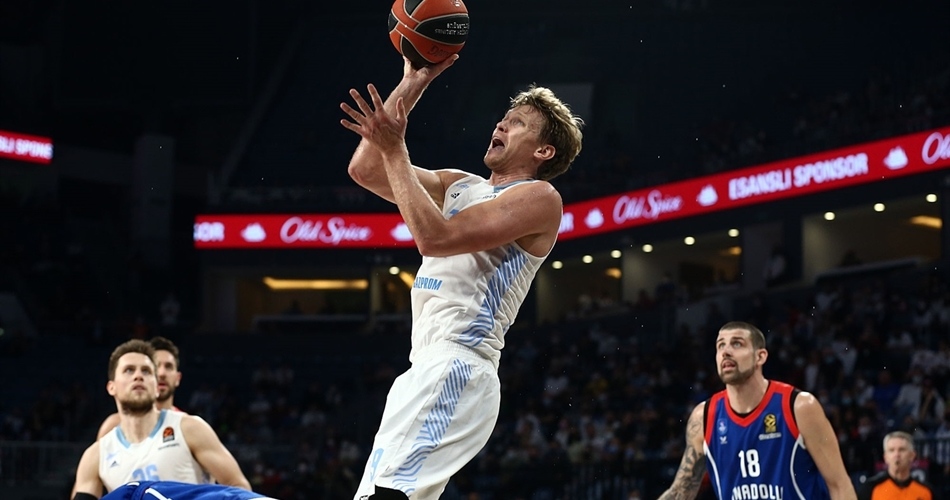El Brescia negocia con Mindaugas Kuzminskas
