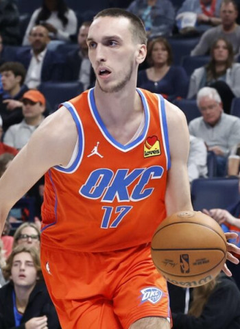 Aleksej Pokusevski fichará por los Charlotte Hornets