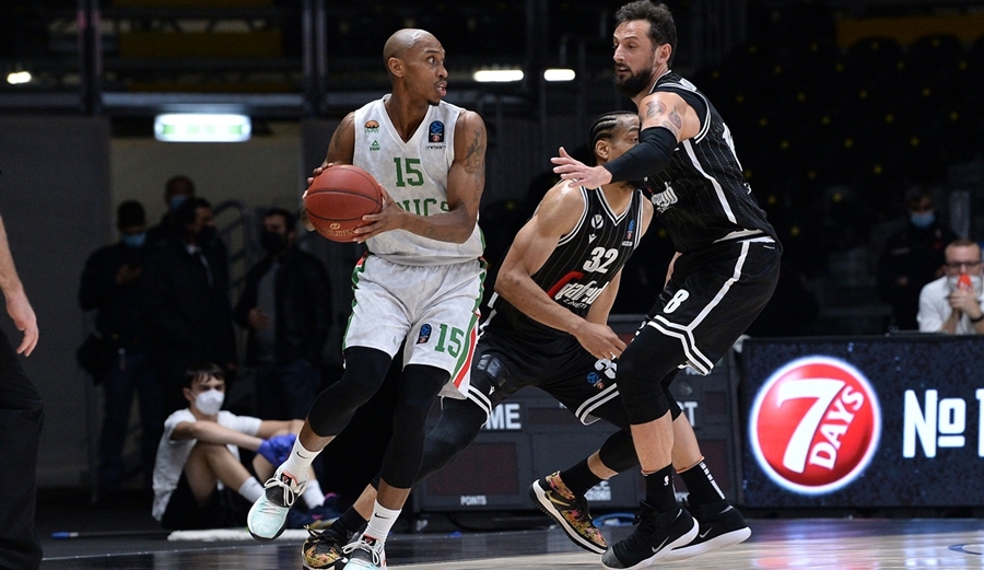 UNICS gana en Bolonia y completa la eliminación de la Virtus (100-107)