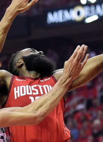 Harden destruye a los Jazz (122-90) [1-0]