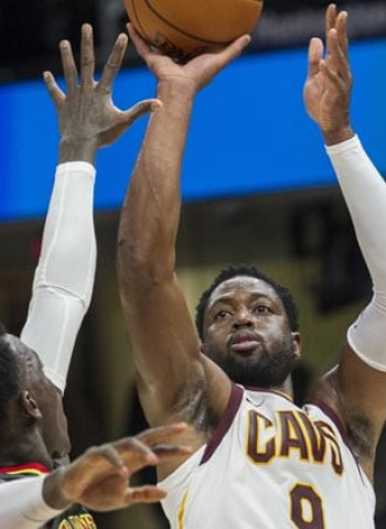 Wade, Rose y Calderón, debut en los Cavaliers con derrota