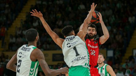 Un Thomasson heroico conquista Sevilla y le da vida al Coviran (85-91)