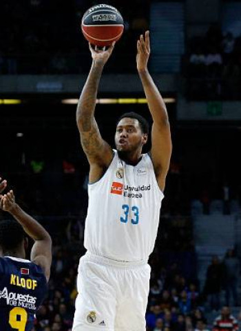 Dos triples de Thompkins dan la victoria ante el UCAM Murcia (87-85)