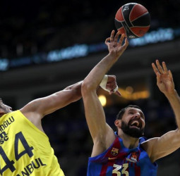 Mirotic mantiene la imbatibilidad del Barcelona (74-76)