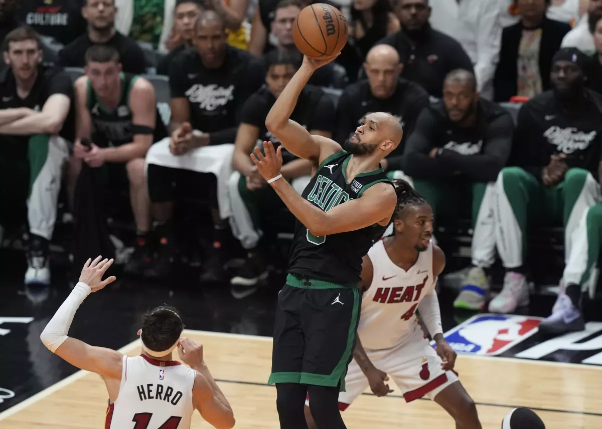 White se hace cargo y los Celtics cogen distancia, 88-102 [3-1]