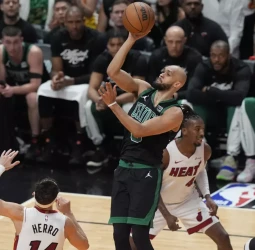 White se hace cargo y los Celtics cogen distancia, 88-102 [3-1]