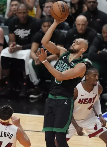 White se hace cargo y los Celtics cogen distancia, 88-102 [3-1]