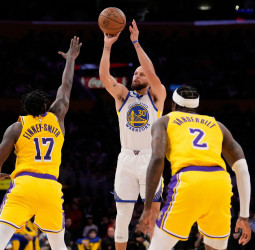 Los Warriors supera a los Lakers y ya mira a los puestos de playoff, 123-116